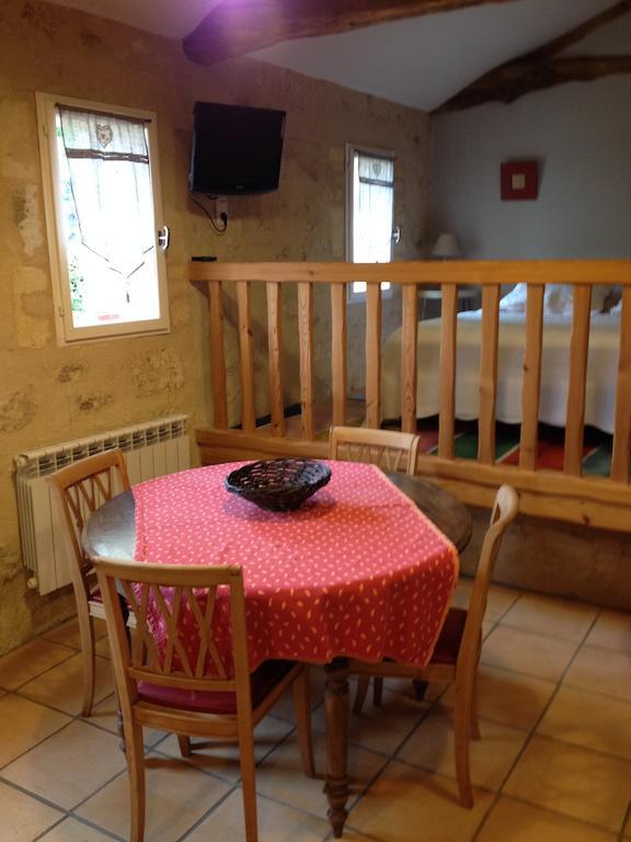 Chateau Nardou Hotell Saint-Sulpice-et-Cameyrac Rom bilde